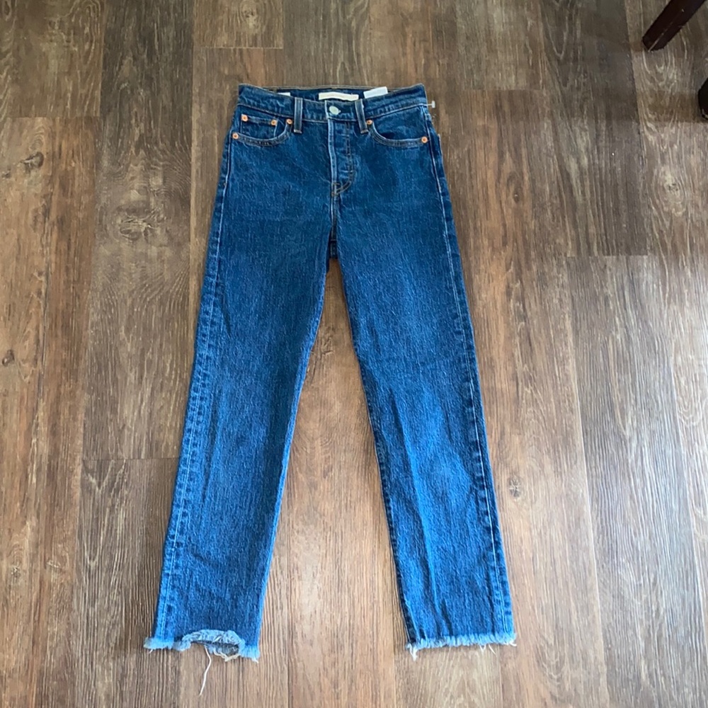 Womens Levi wedgie straight jeans size 23 or 00